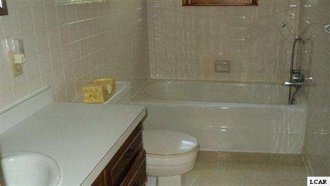 2658 Laberdee Road Adrian, MI 49221 - Photo 8 of 10 20097947-7.JPG