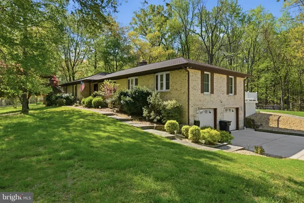 $604,950 | 4465 Camelot Drive, Pomfret, MD 20675