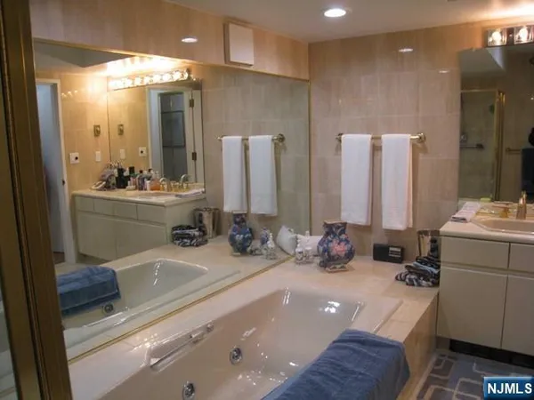 $4,750 | 1512 Palisade Avenue, Unit 3D, Fort Lee, NJ 07024