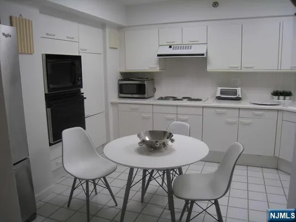 $4,750 | 1512 Palisade Avenue, Unit 3D, Fort Lee, NJ 07024