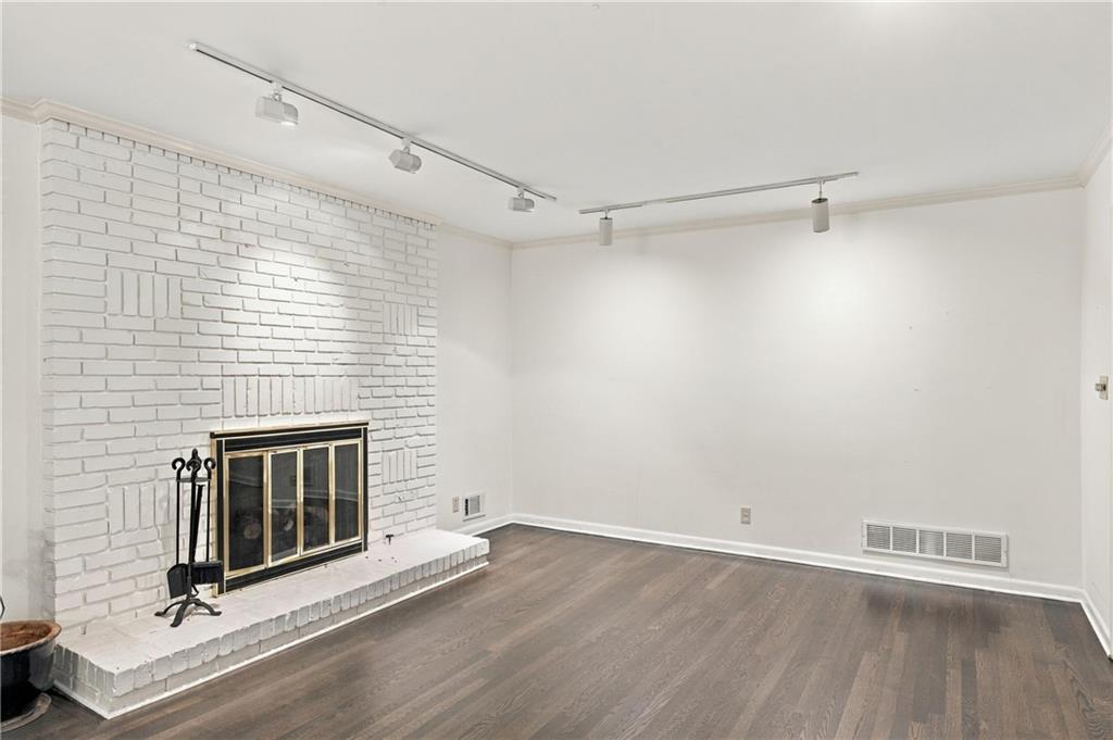955 Vistavia Circle Decatur, GA 30033 - Photo 15 of 32 Gallery Image 15