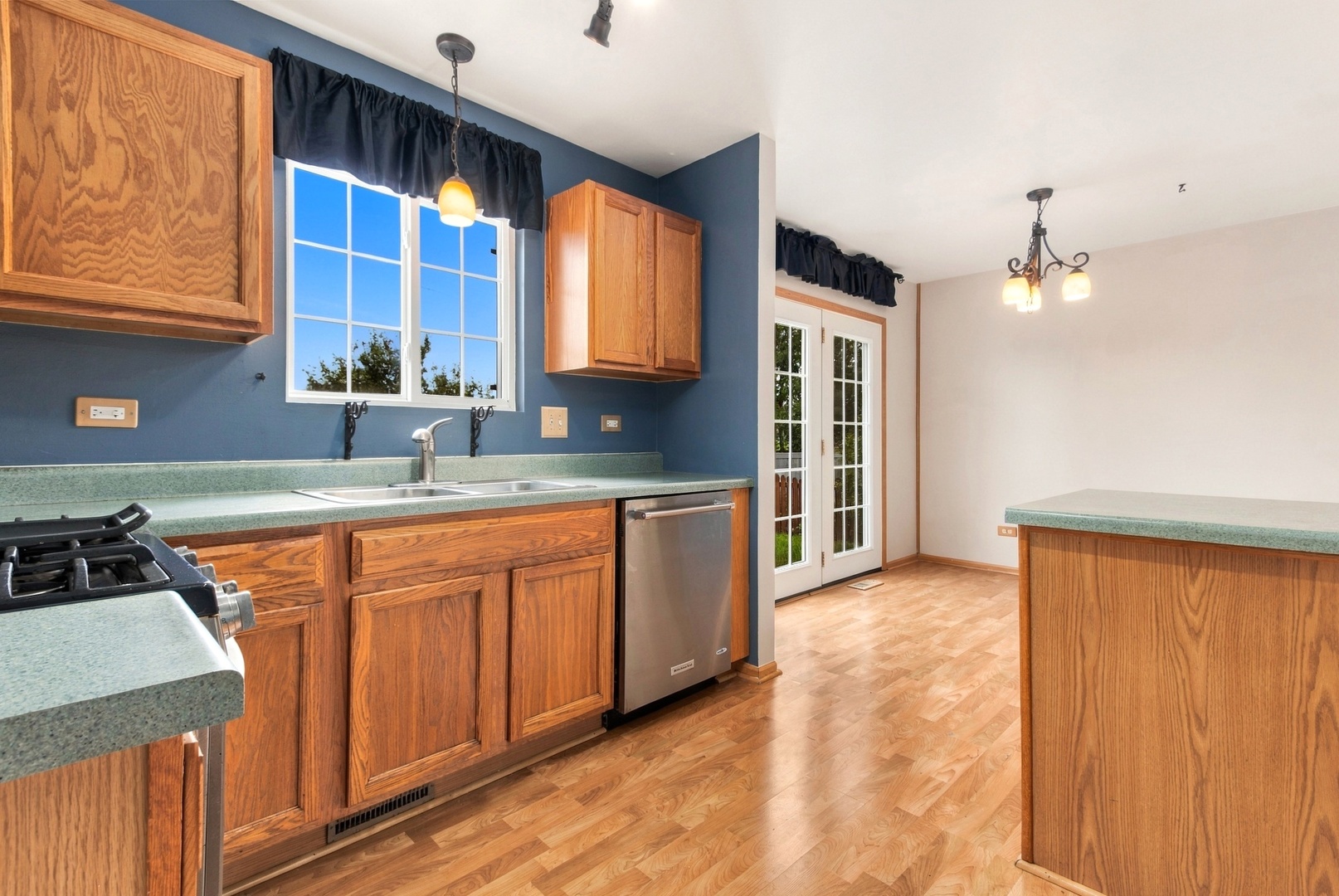 1628 Hawthorne Ridge Drive Plainfield, IL 60586 - Photo 6 of 18 Gallery Image 6