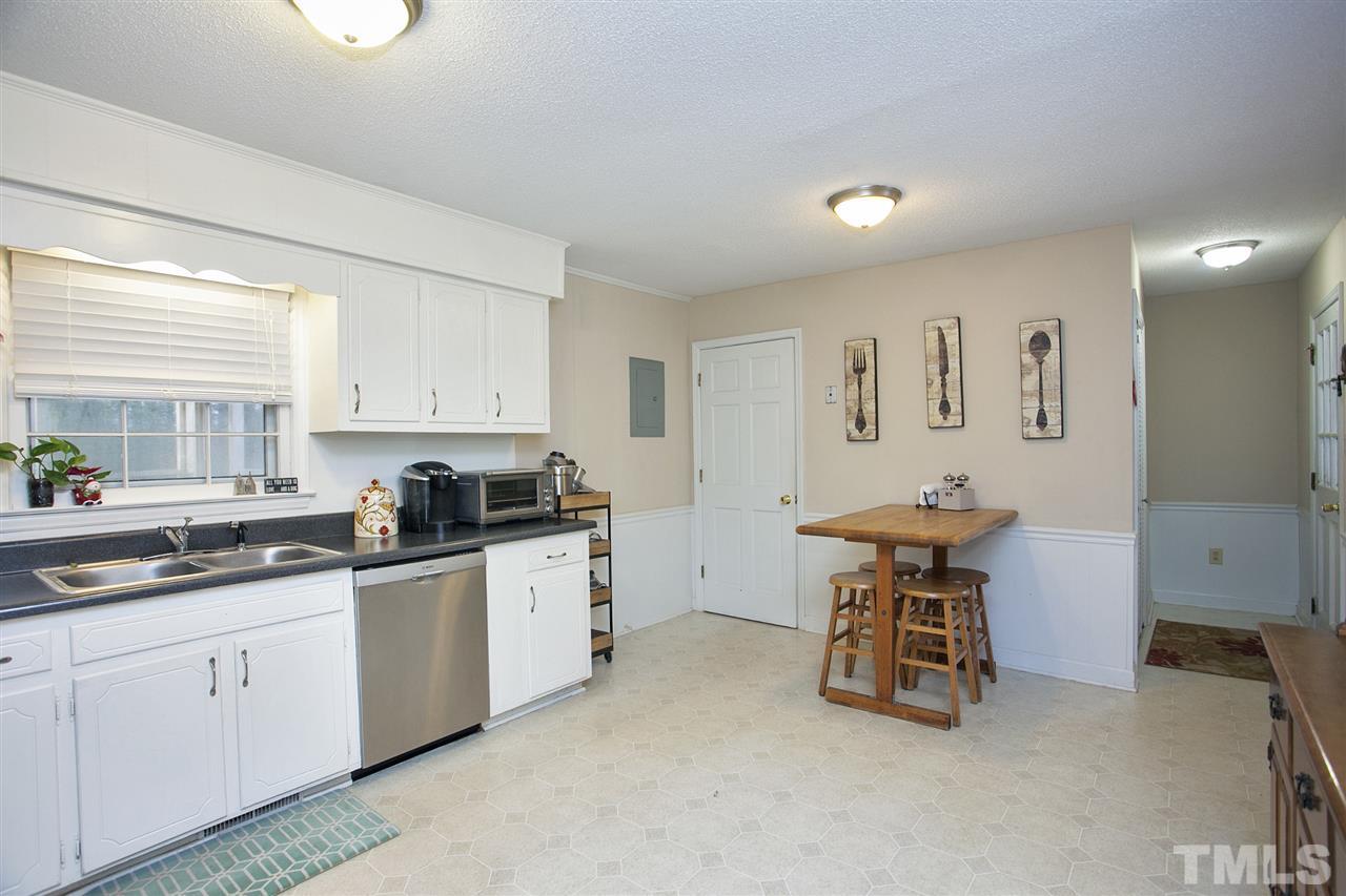 6809 Franklin Heights Road Cary, NC 27518 - Photo 6 of 18 Gallery Image 6