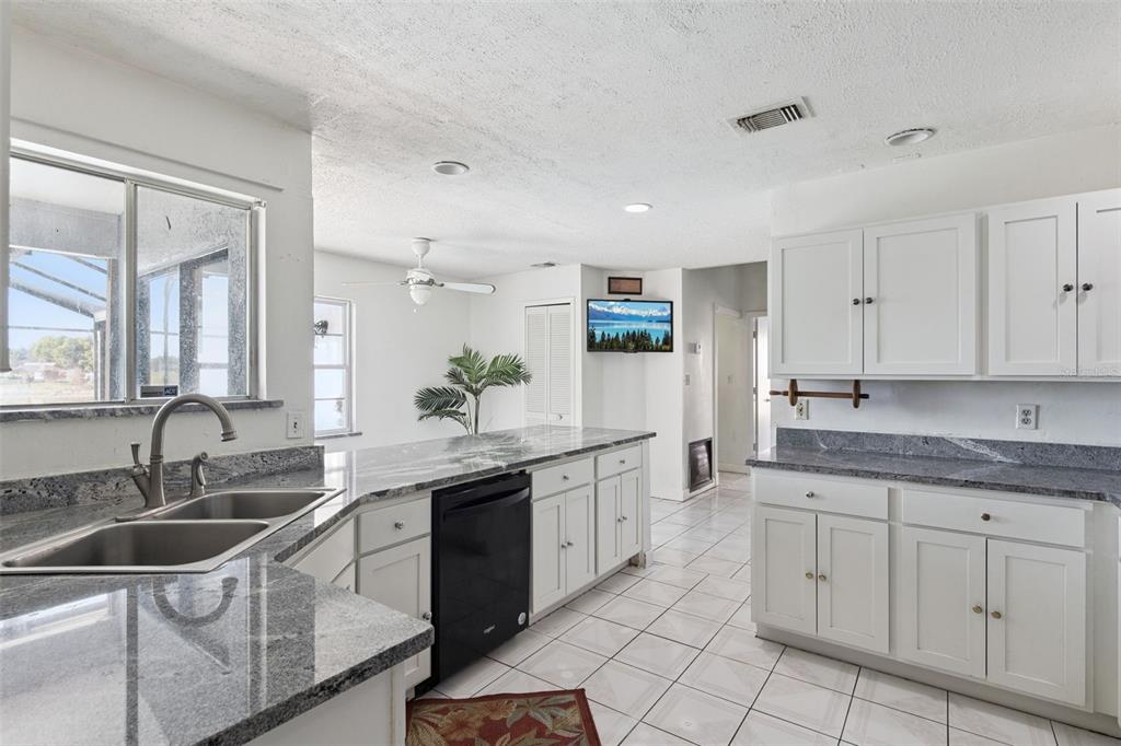 6700 Crescent Ridge Road Orlando, FL 32810 - Photo 8 of 34