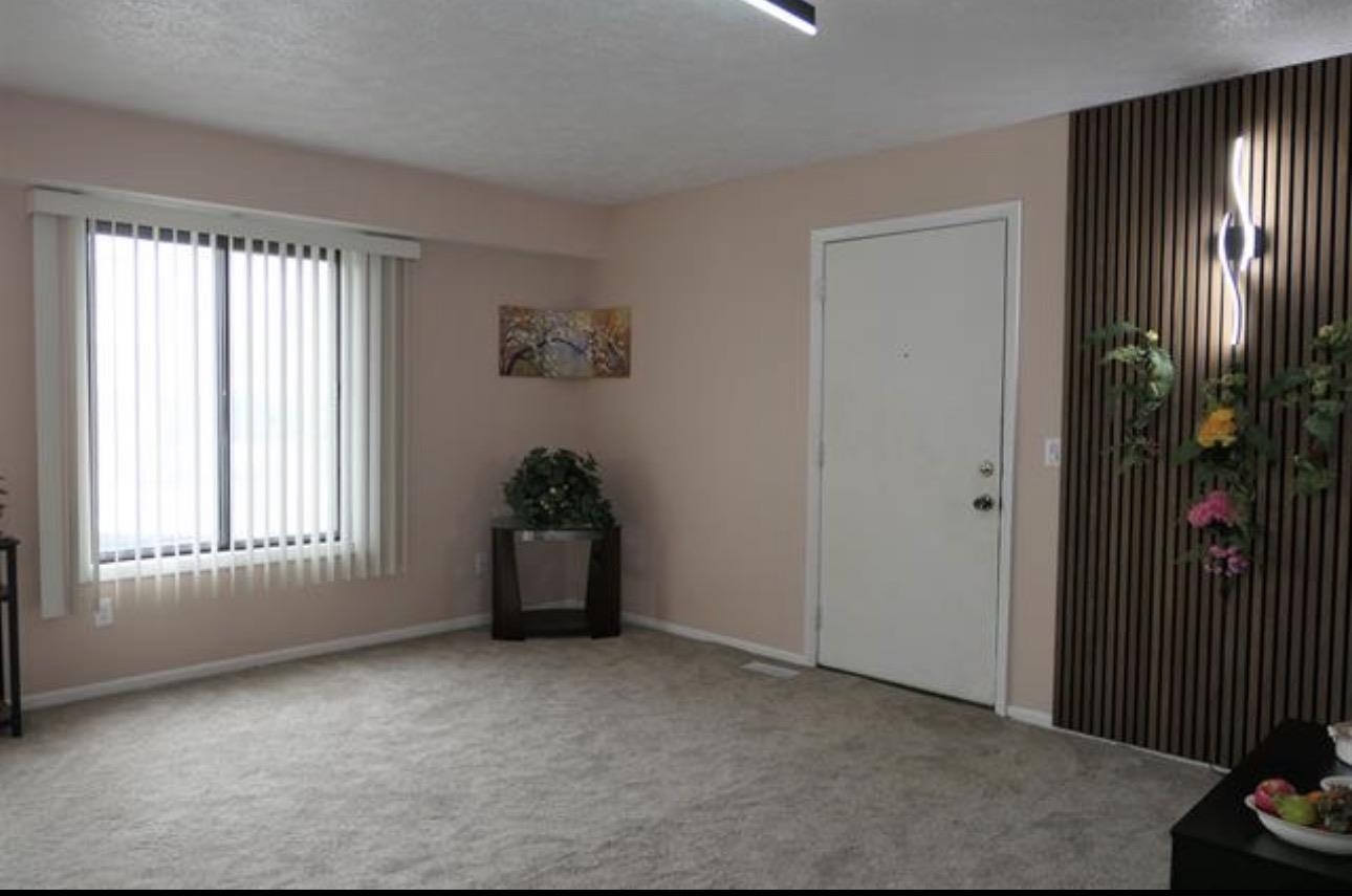 205 East Jolly Road Lansing, MI 48910 - Photo 6 of 19 1950053-d8554a35-35e9-4f00-93a2-218192fcb533.JPG