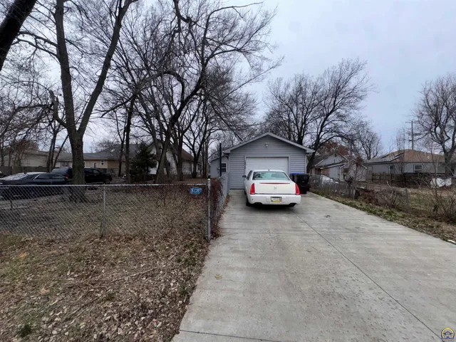 $150,000 | 1210 Southwest Lincoln Street, Topeka, KS 66604