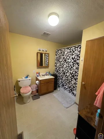 $150,000 | 1210 Southwest Lincoln Street, Topeka, KS 66604