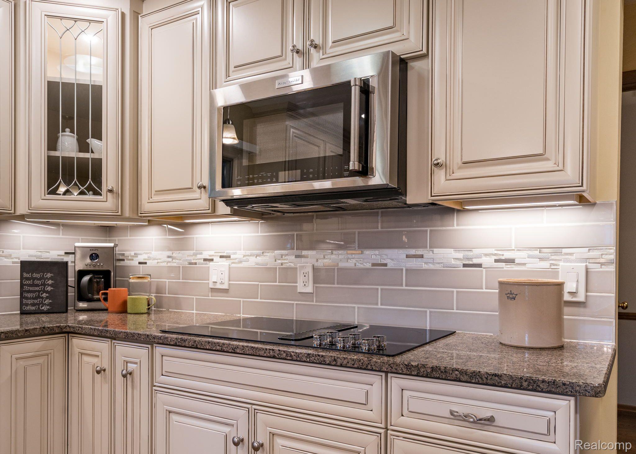 1415 Royal Crescent Street Rochester, MI 48306 - Photo 12 of 28 Cooking is a pleasure