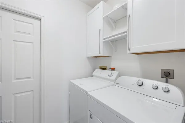 $4,500 | 437 Wiggins Lake Court, Unit 201, Naples, FL 34110