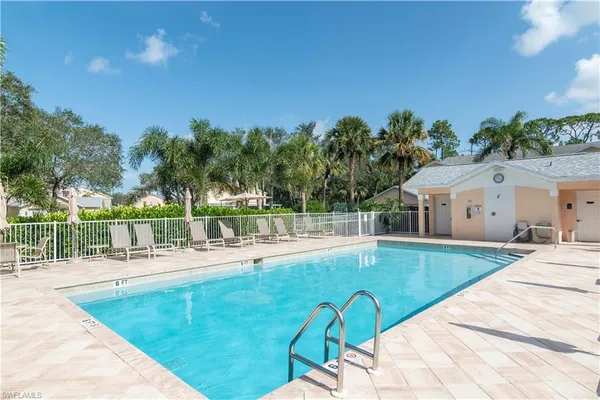 $4,500 | 437 Wiggins Lake Court, Unit 201, Naples, FL 34110
