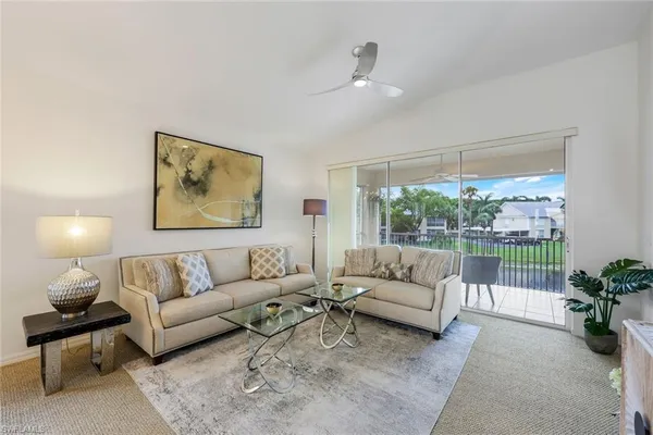 $4,500 | 437 Wiggins Lake Court, Unit 201, Naples, FL 34110