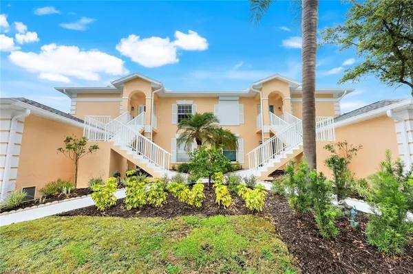 $4,500 | 437 Wiggins Lake Court, Unit 201, Naples, FL 34110