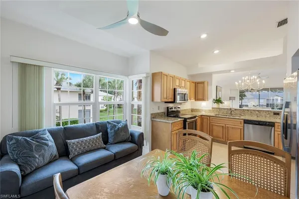 $4,500 | 437 Wiggins Lake Court, Unit 201, Naples, FL 34110