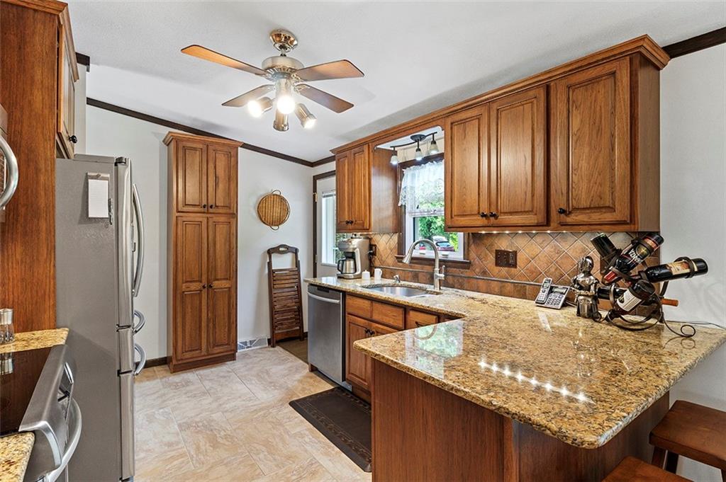494 Engle Road Industry, PA 15052 - Photo 5 of 24