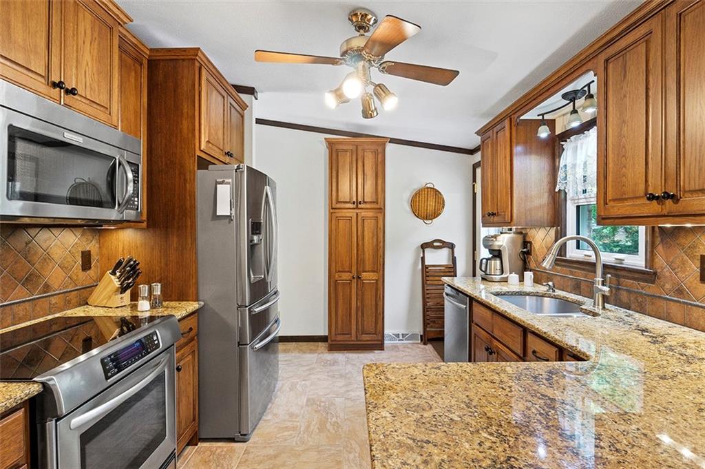 494 Engle Road Industry, PA 15052 - Photo 6 of 24