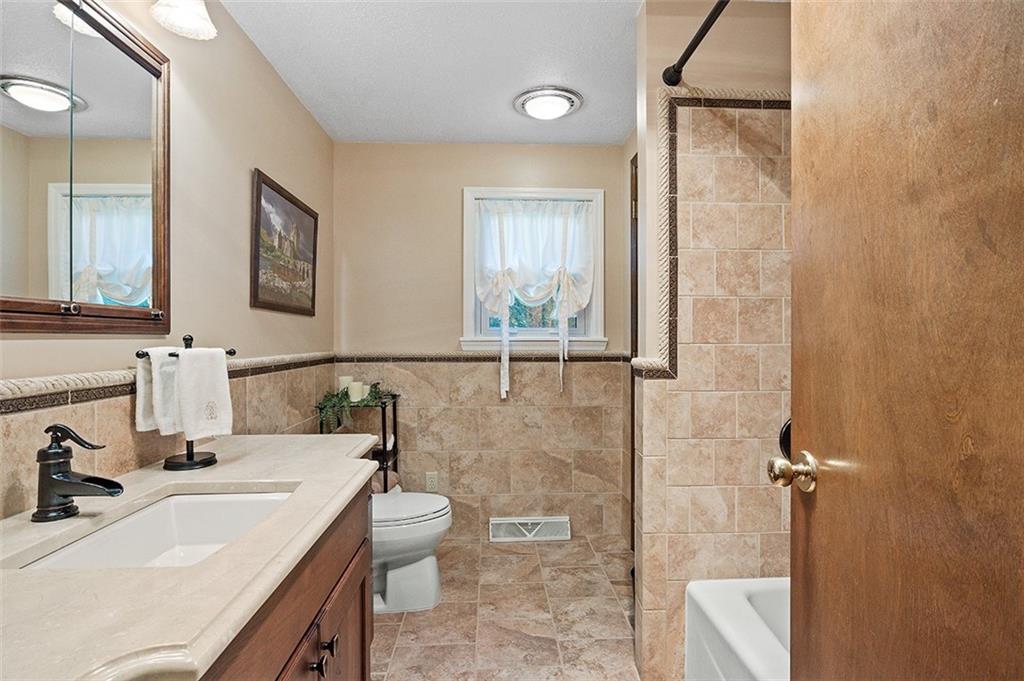 494 Engle Road Industry, PA 15052 - Photo 8 of 24