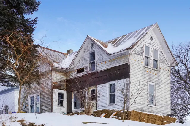 $79,999 | 302 North Garden Street, Ontario, WI 54651