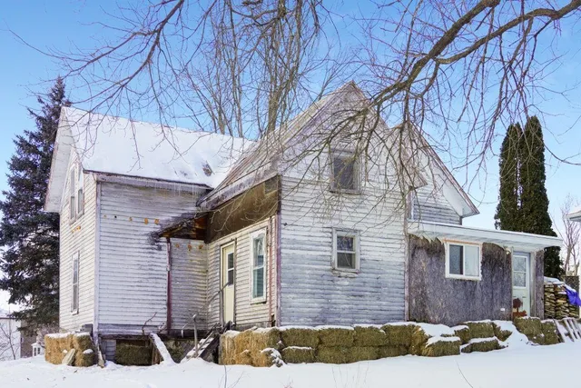 $79,999 | 302 North Garden Street, Ontario, WI 54651