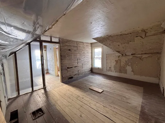 $79,999 | 302 North Garden Street, Ontario, WI 54651