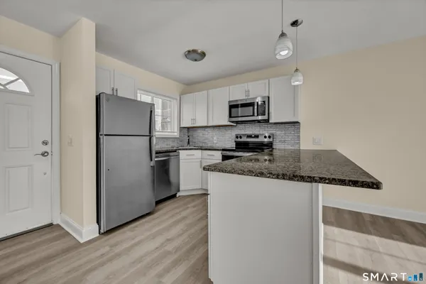 $3,000 | 113 Park Avenue, Unit 21, Danbury, CT 06810