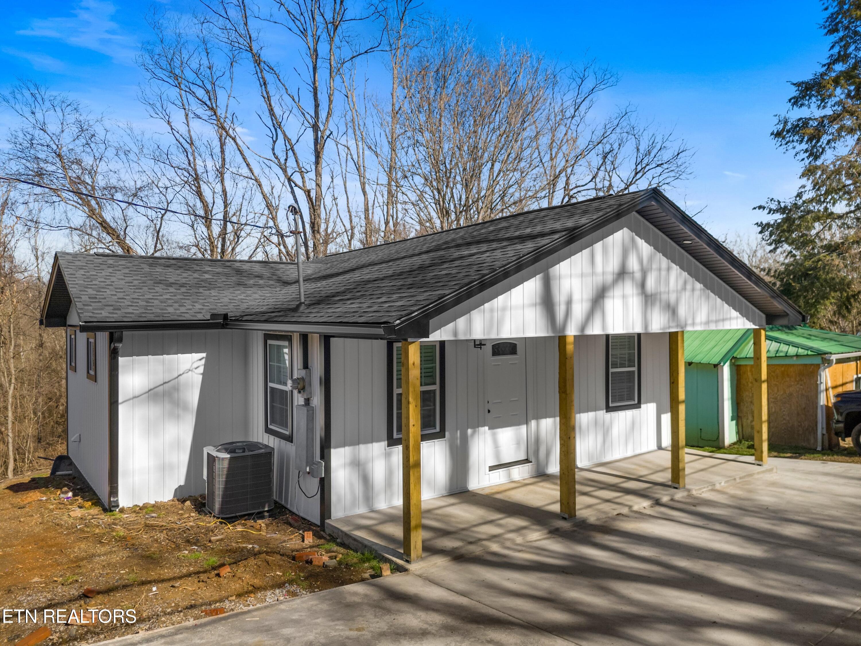 1100 Valley Home Road Morristown, TN 37813 - Photo 1 of 24 004-1100ValleyHomeRoad-Morristown-TN-378