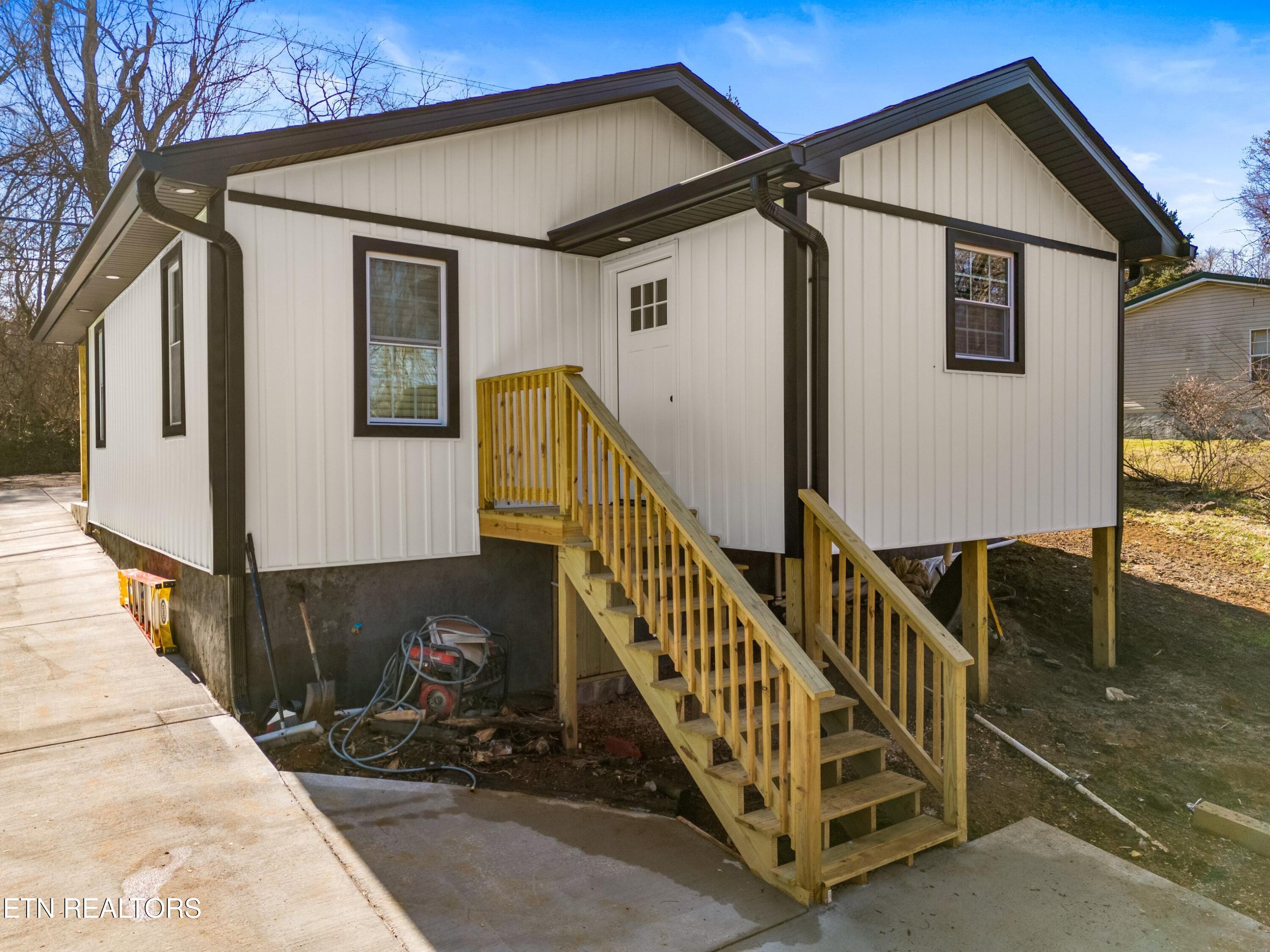 1100 Valley Home Road Morristown, TN 37813 - Photo 2 of 24 019-1100ValleyHomeRoad-Morristown-TN-378