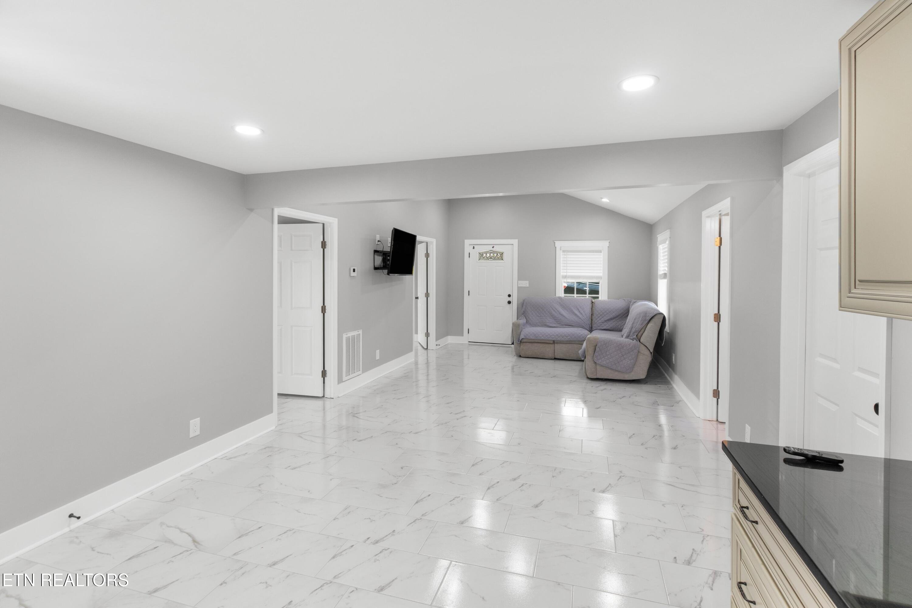 1100 Valley Home Road Morristown, TN 37813 - Photo 7 of 24 010-1100ValleyHomeRoad-Morristown-TN-378