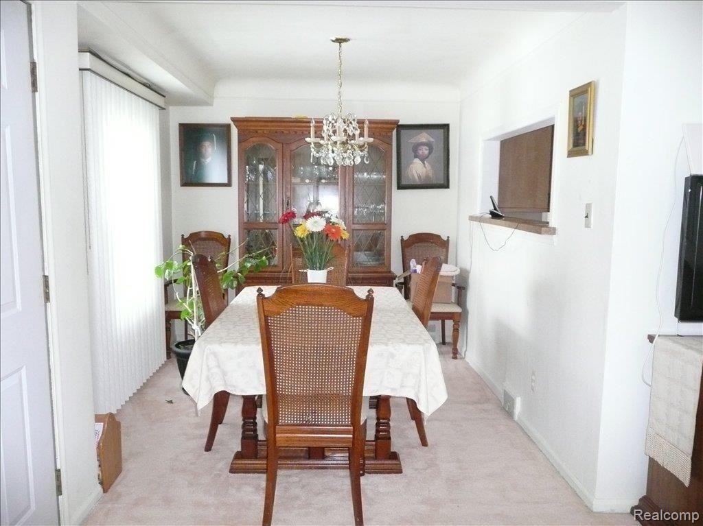19459 Edinborough Road Detroit, MI 48219 - Photo 4 of 18 DINING ROOM