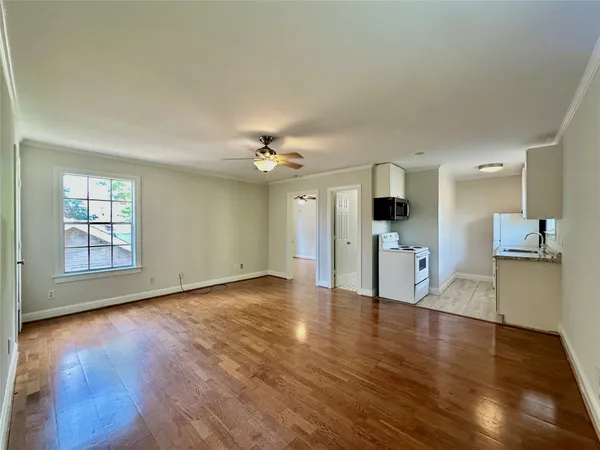 $1,395 | 114 Munford Street, Unit 1/2, Houston, TX 77008