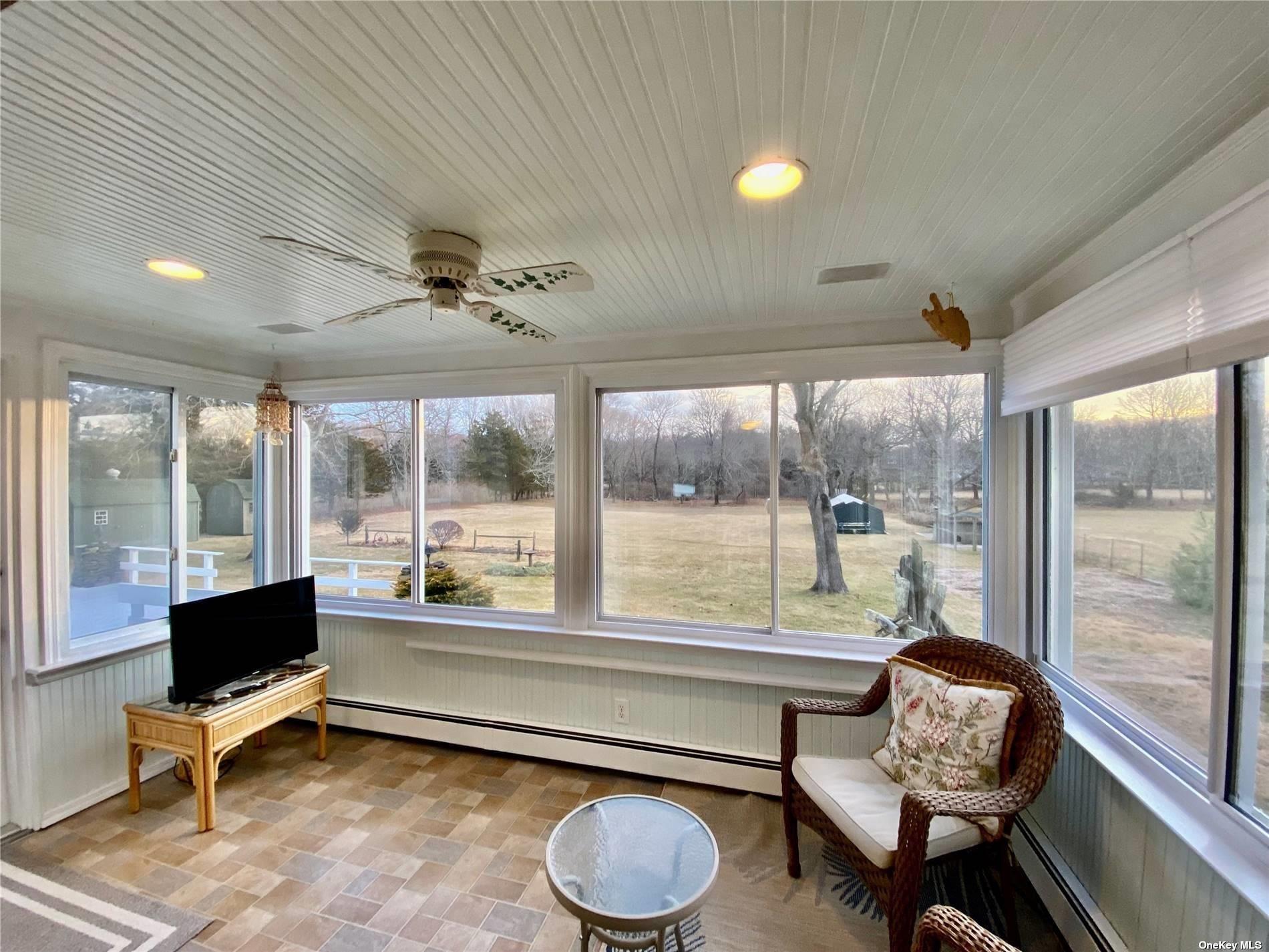 3825 South Harbor Road Southold, NY 11971 - Photo 7 of 15 Sun room