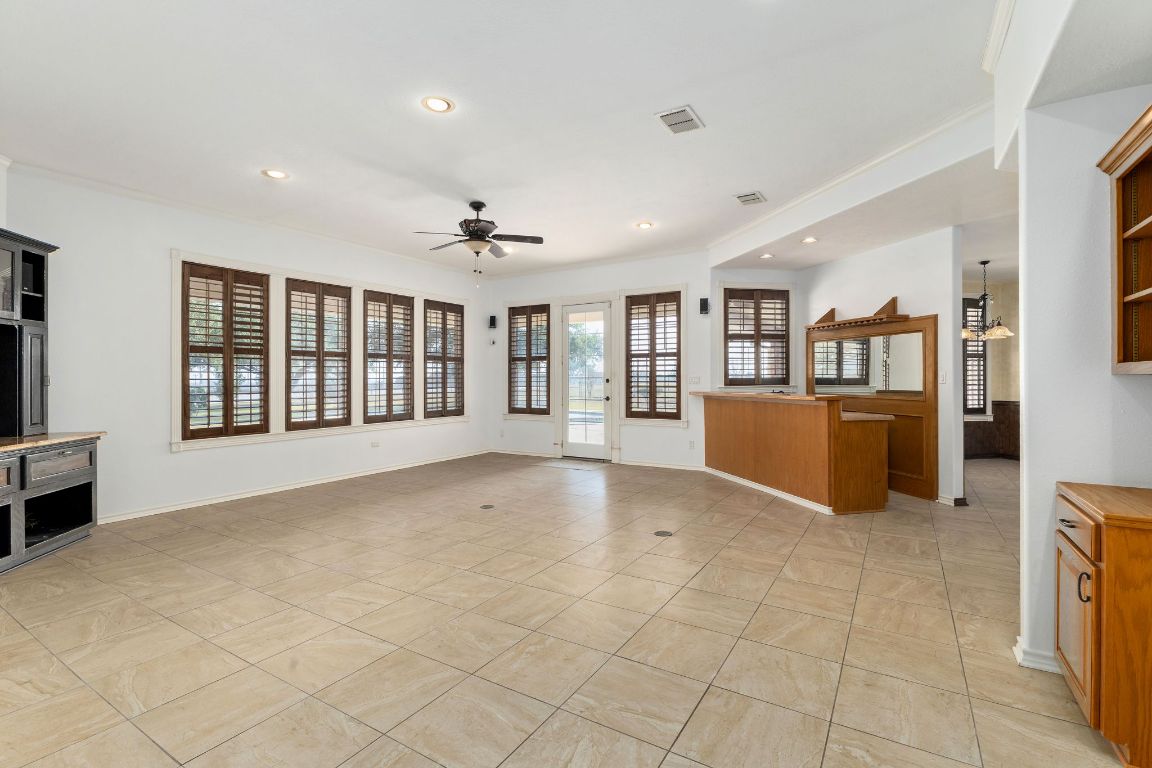 803 South Converse Street Flatonia, TX 78941 - Photo 14 of 35 a view of an empty room with a window