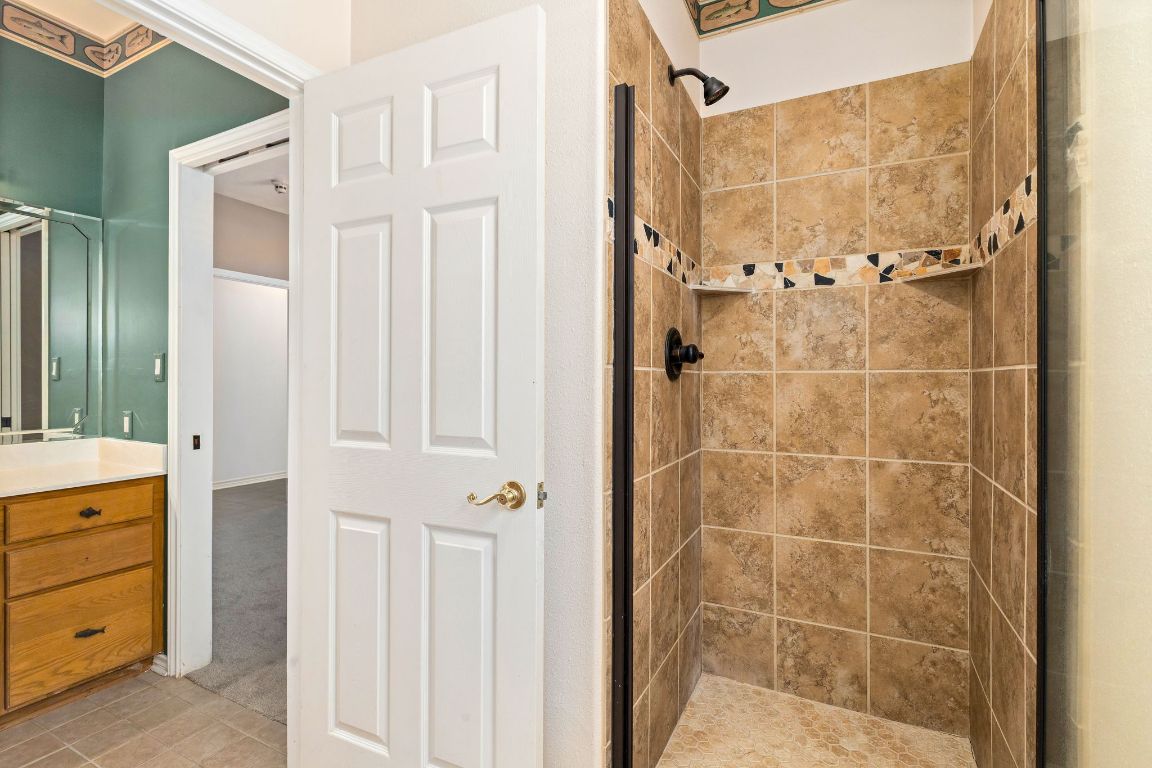 803 South Converse Street Flatonia, TX 78941 - Photo 27 of 35 a bathroom with a shower