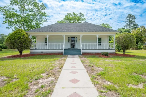 $1,695 | 1030 9th Avenue, Galivants Ferry, SC 29544