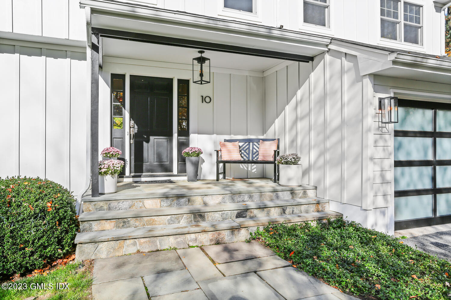 10 Rainbow Drive Riverside, CT 06878 - Photo 3 of 34 10 Rainbow Dr Riverside CT-large-008-006