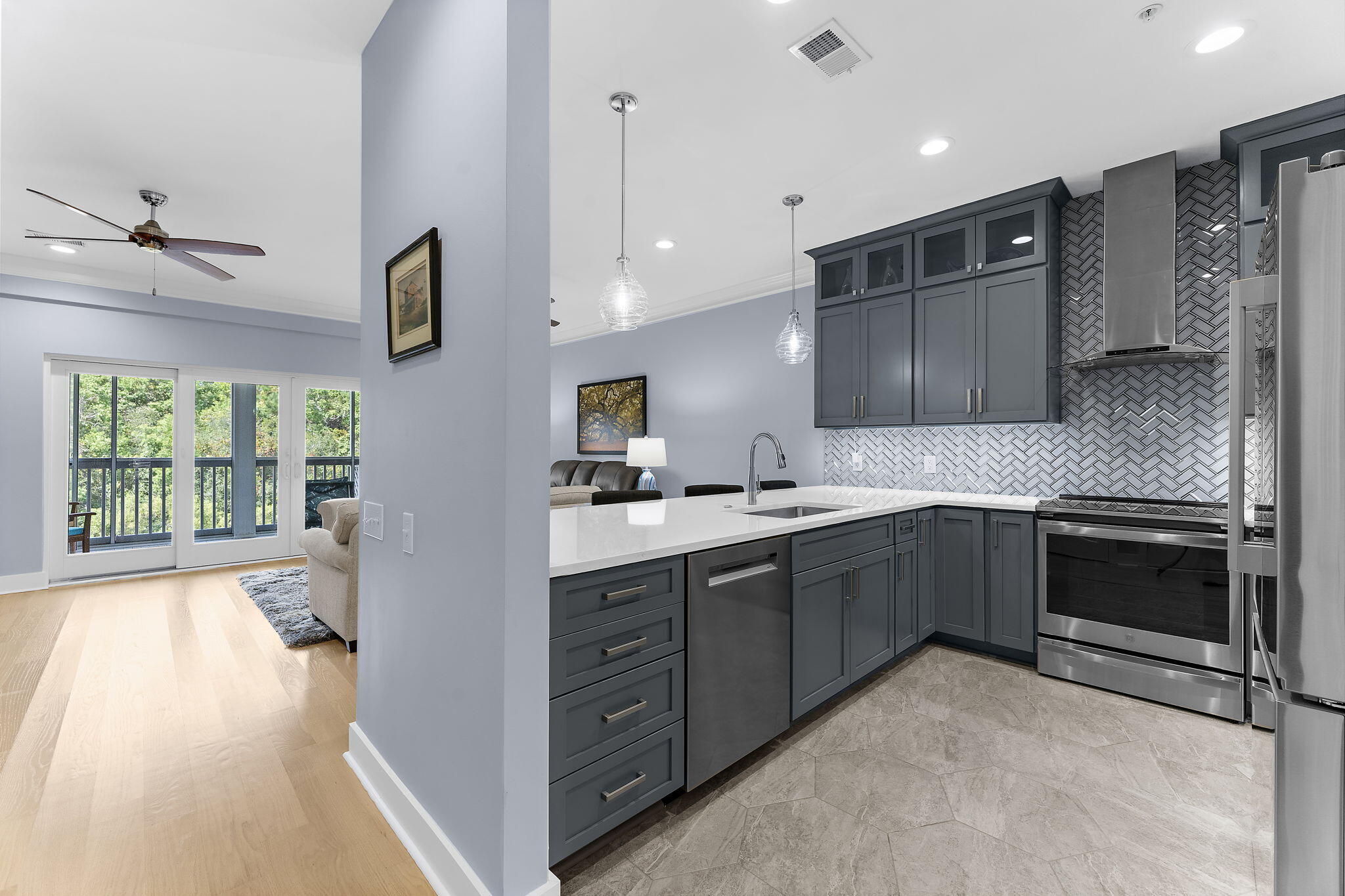 1604 Hopeman Lane Mount Pleasant, SC 29466 - Photo 13 of 93 31-web-or-mls-DSC00614