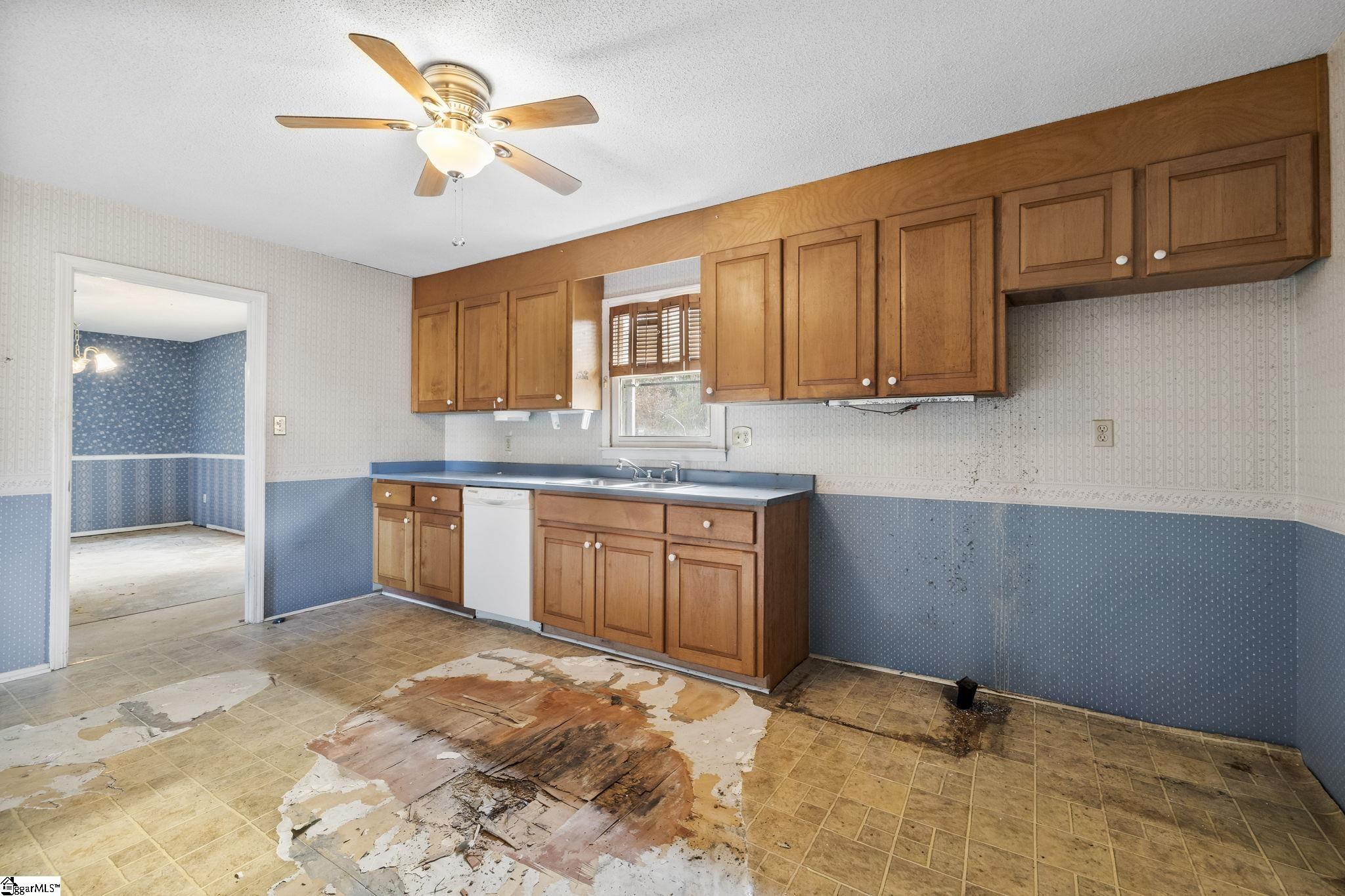 2013 Highway 418 Pelzer, SC 29669 - Photo 12 of 41