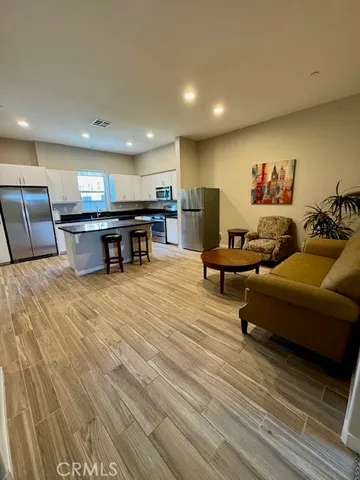 $1,075 | 1968 Baxter Lane, Upland, CA 91786