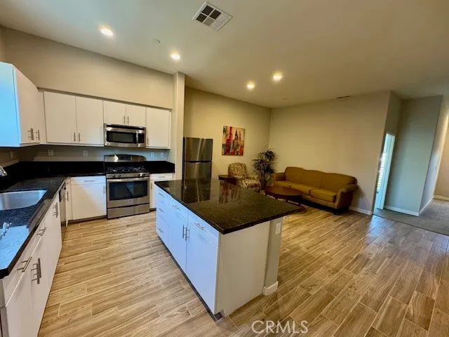 $1,075 | 1968 Baxter Lane, Upland, CA 91786