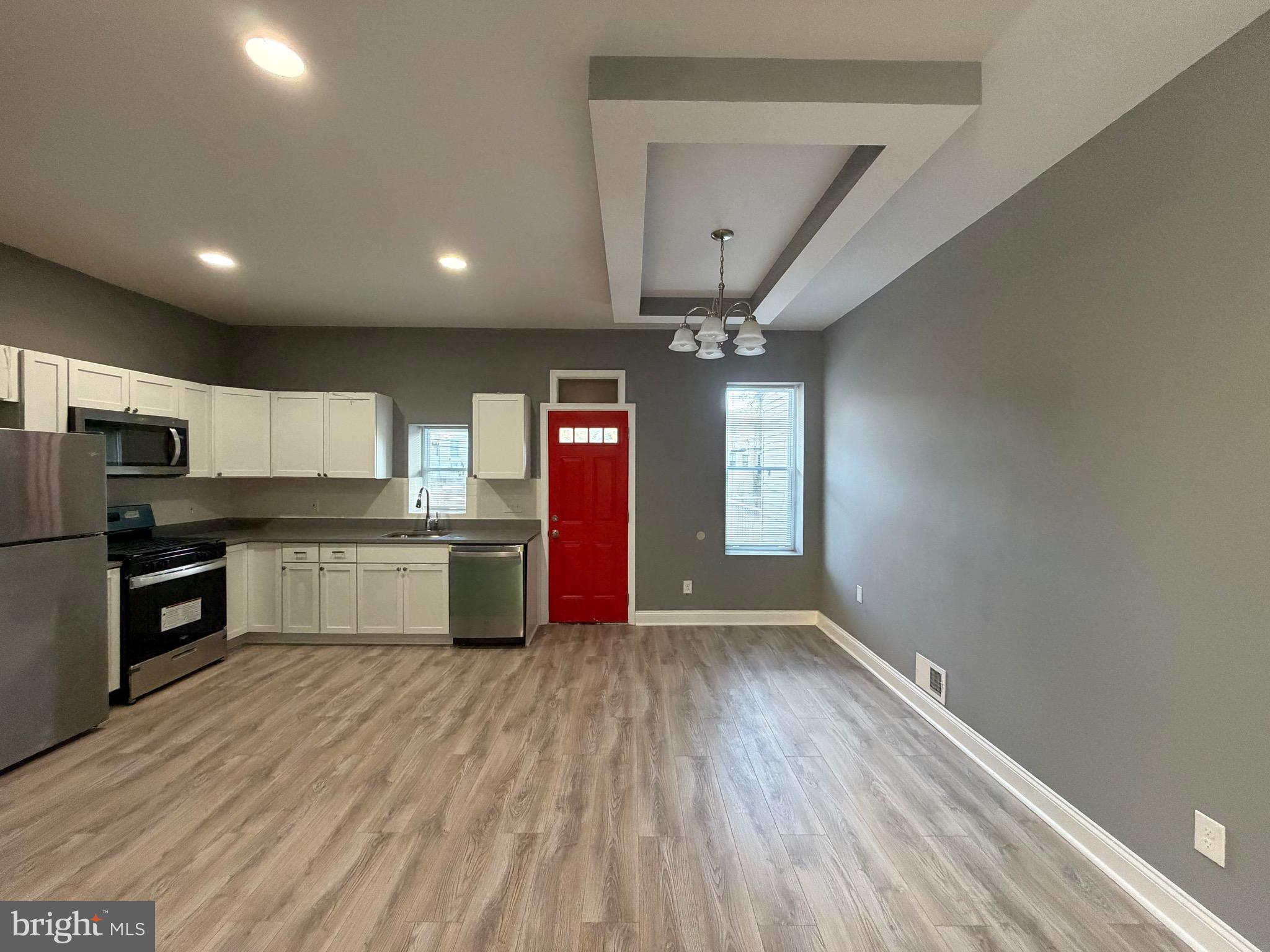 3427 Dupont Avenue Baltimore, MD 21215 - Photo 4 of 16