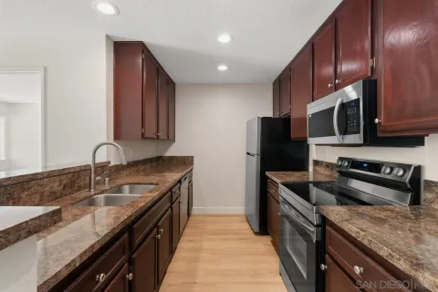 $699,000 | 7190 Shoreline Drive, Unit 6108, San Diego, CA 92122