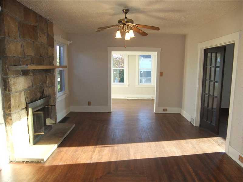 400 2nd Street Butler, PA 16001 - Photo 3 of 18 Living Room.