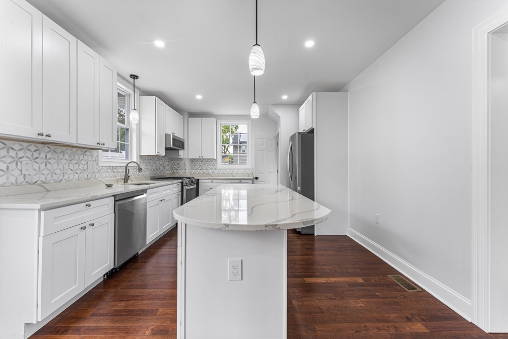 70 Edgehill Road Winthrop, MA 02152 - Photo 10 of 40