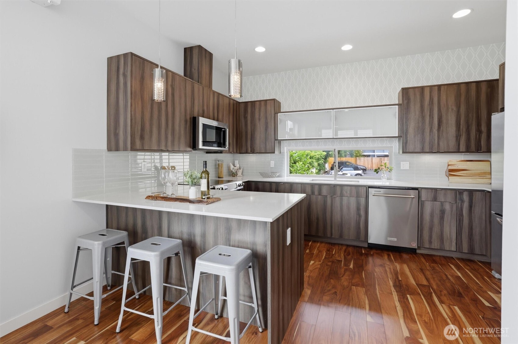 3655 Francis Avenue North Seattle, WA 98103 - Photo 10 of 32