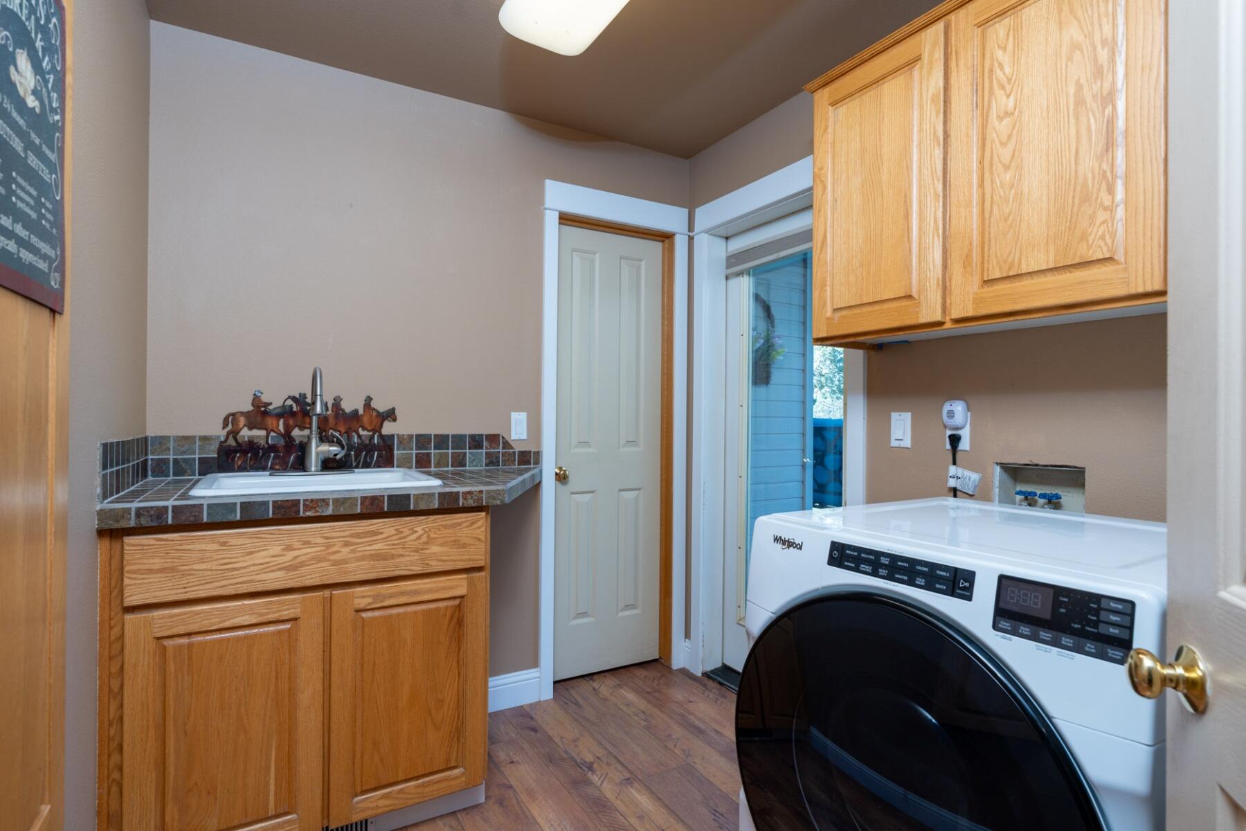 22122 Neff Road Bend, OR 97701 - Photo 26 of 65 batch_5-1-downstairs-laundry-2