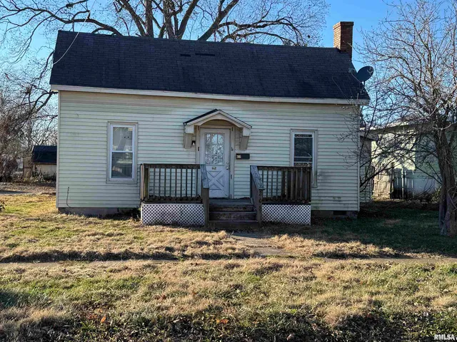 $29,900 | 205 North State Street, Christopher, IL 62822