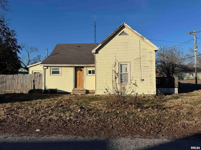 $29,900 | 205 North State Street, Christopher, IL 62822