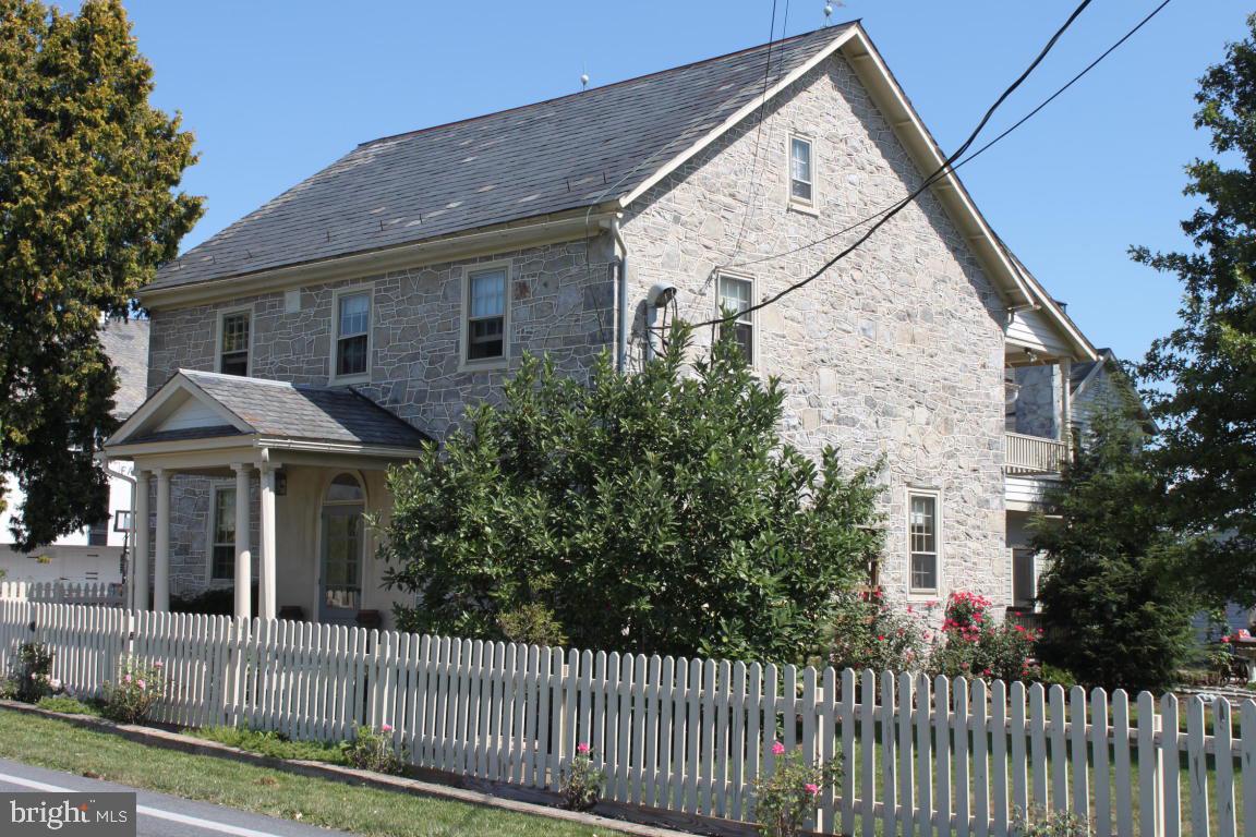 605 Becker Road Leola, PA 17540 - Photo 1 of 47