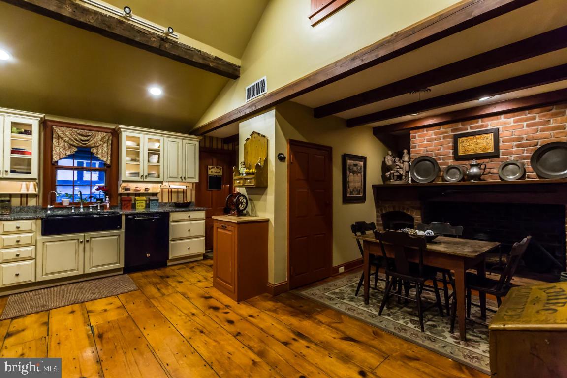 605 Becker Road Leola, PA 17540 - Photo 5 of 47