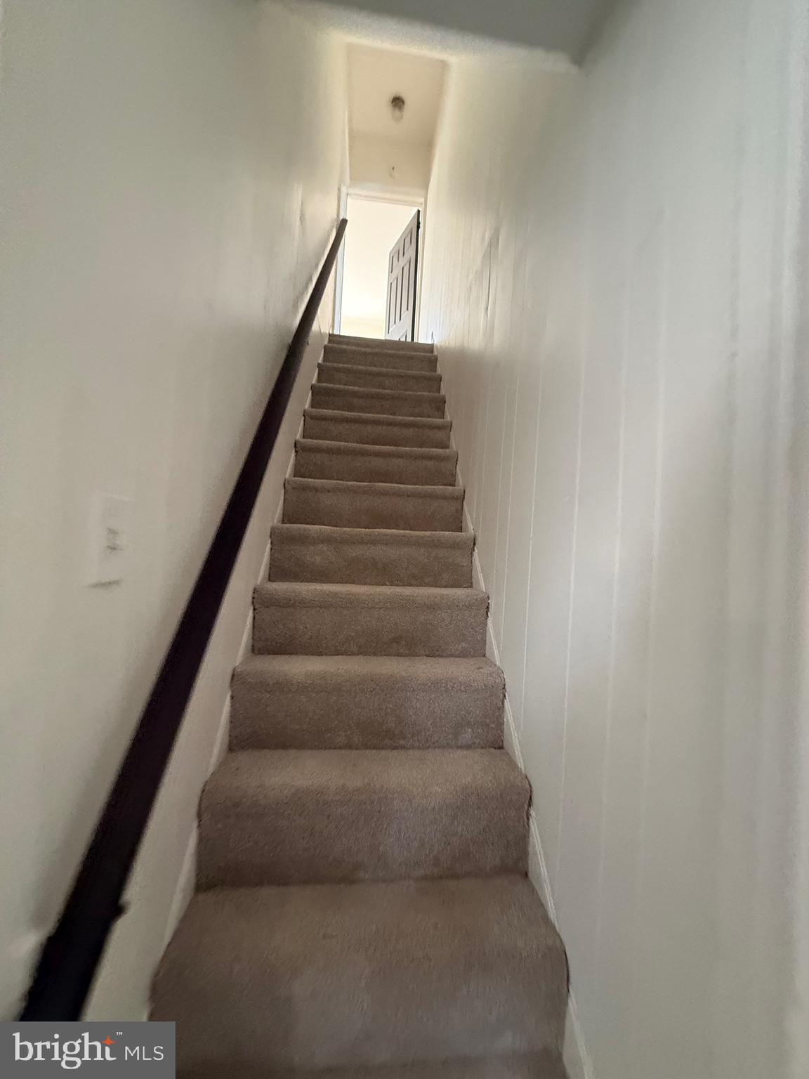 542 Moss Street Reading, PA 19604 - Photo 10 of 19 a view of entryway