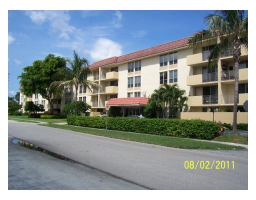 1000 Spanish River Road, Unit 1D Boca Raton, FL 33432 - Photo 1 of 14 Primary Photo